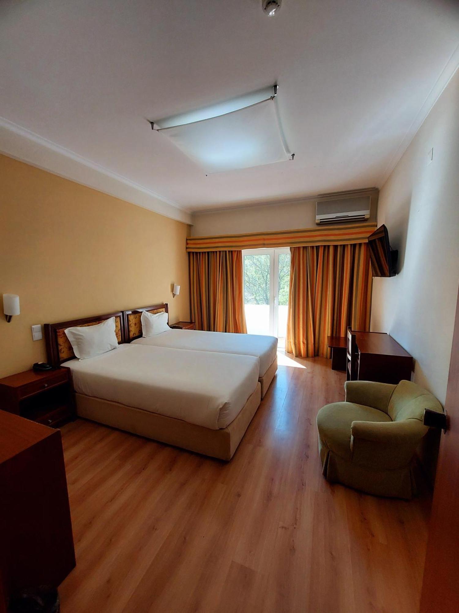 Petrus Hotel Кавес Екстериор снимка
