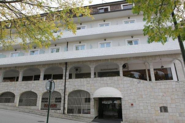 Petrus Hotel Кавес Екстериор снимка