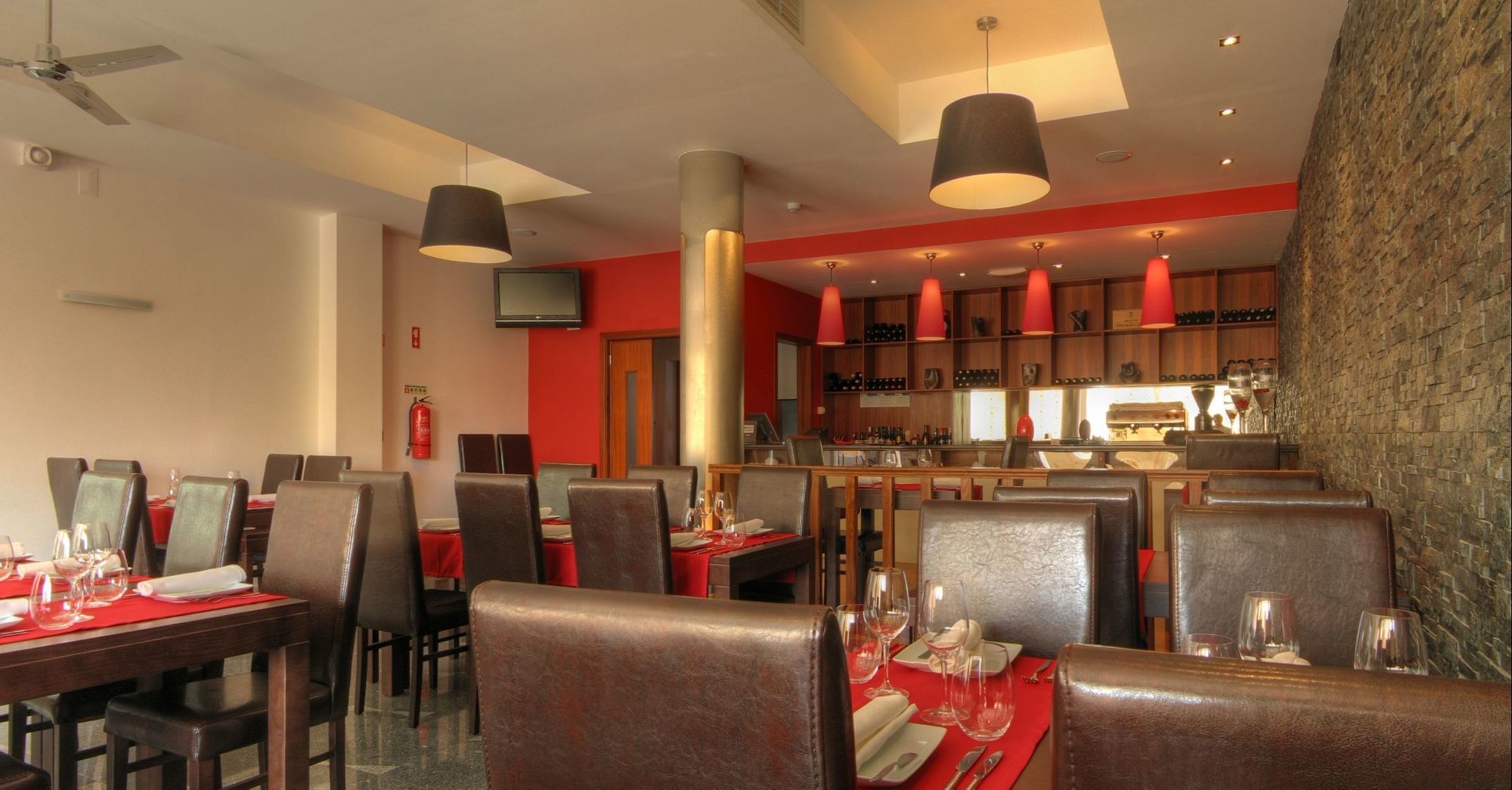 Petrus Hotel Кавес Ресторант снимка